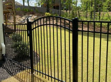 Arched Gate in Smooth Top Metal Fence